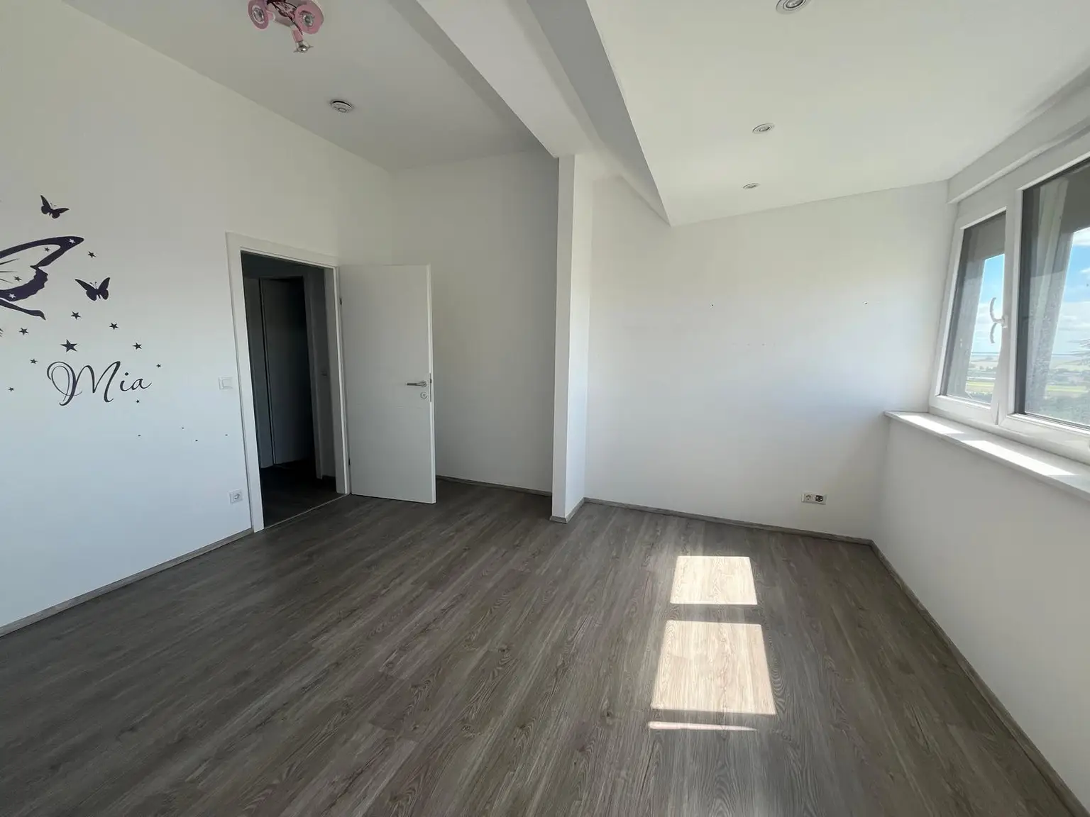 * Bezugsfertig* Einfamilienhaus mit Nebengebäude auf großem Grund!