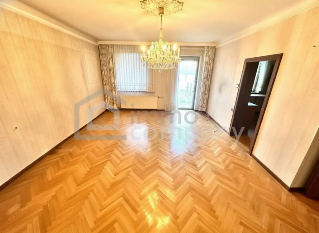 Traumhaftes Mehrfamilienhaus in Lassee (Wien Umgebung): 9 Zimmer, Garten, Balkon und mehr!