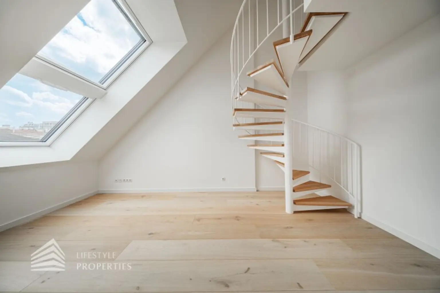 Helle 2-Zimmer-Maisonettewohnung, Nähe Wiedner Hauptstraße