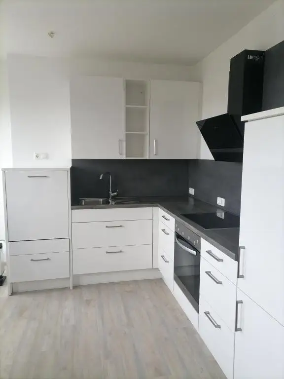 Tolle Wohnung mit Loggia und Parkplatz
