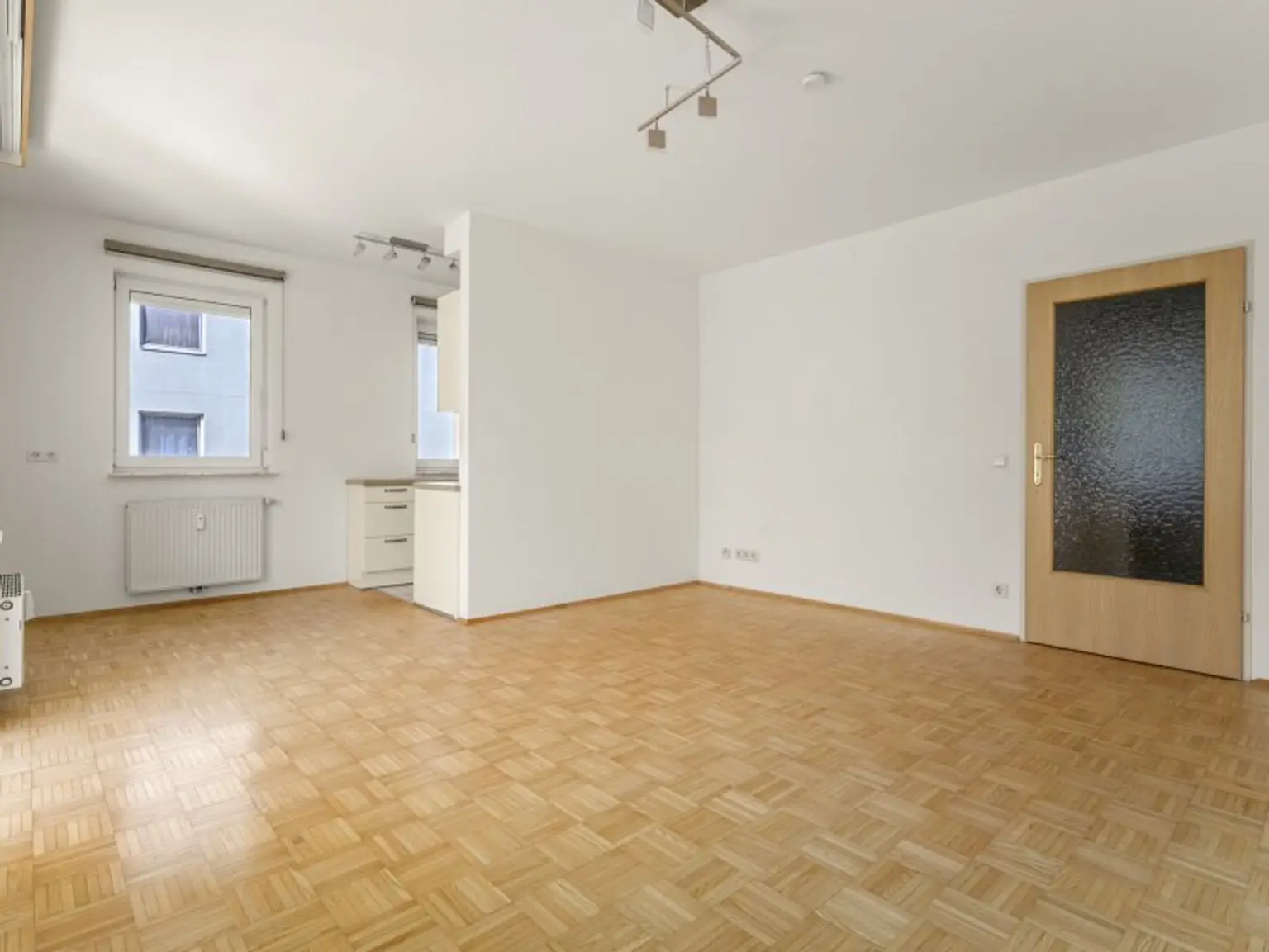 Schöne und teilmöblierte 2 Zimmer Wohnung 65m² mit Westloggia und Tiefgarage in Viktring - Rekabachweg