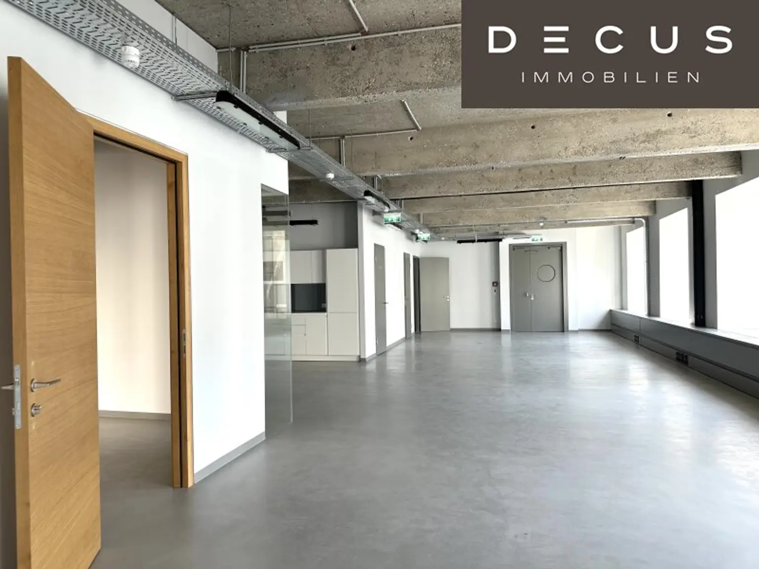+ + + Office-Lofts-FABRICATUR + + + hochmodernes Büro GEKÜHLT + + + 3 Räume + + + (RESERVIERT)