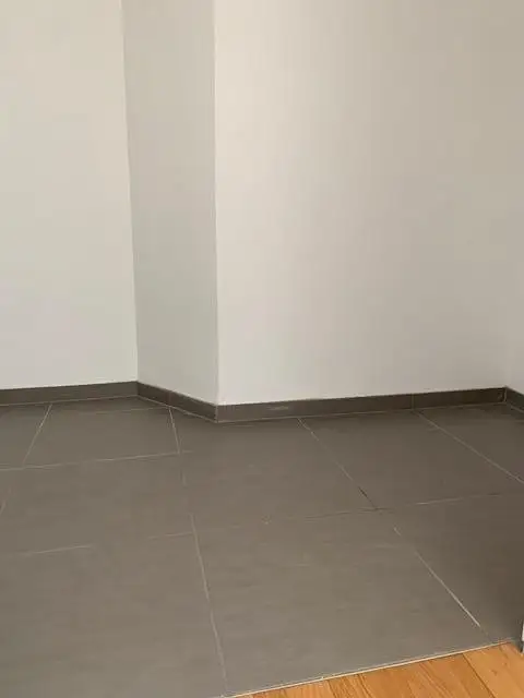 Kompakte 4-Zimmer-Wohnung mit hofseitigem Balkon - verfügbar ab November 2025