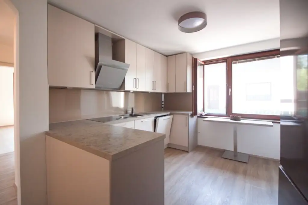 Gepflegtes, charmantes Haus im schönen Fischamend | ca. 122 m² Wohnfläche auf einer Ebene | 5 Zimmer | Garten & Garage