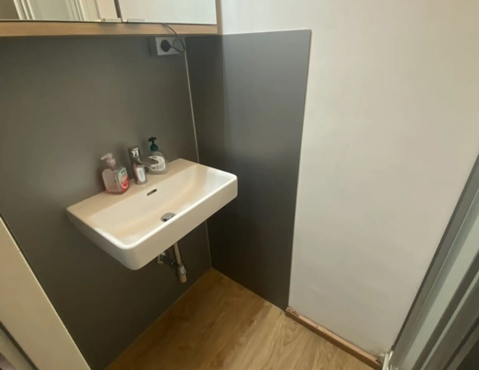 Dachgeschosswohnung für 1-2 Personen - Für Raucher geeignet - Heizung inklusive - ab 1. September