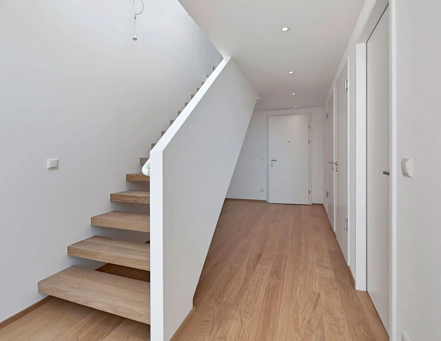 THE TEMPTATION - Große Maisonette Wohnung mit Terasse & Balkon - 4 Zimmer