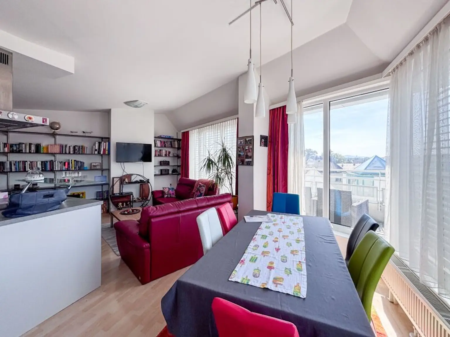 Sonnige DG-Maisonette-Wohnung in Stockerau – viel Platz für die ganze Familie!