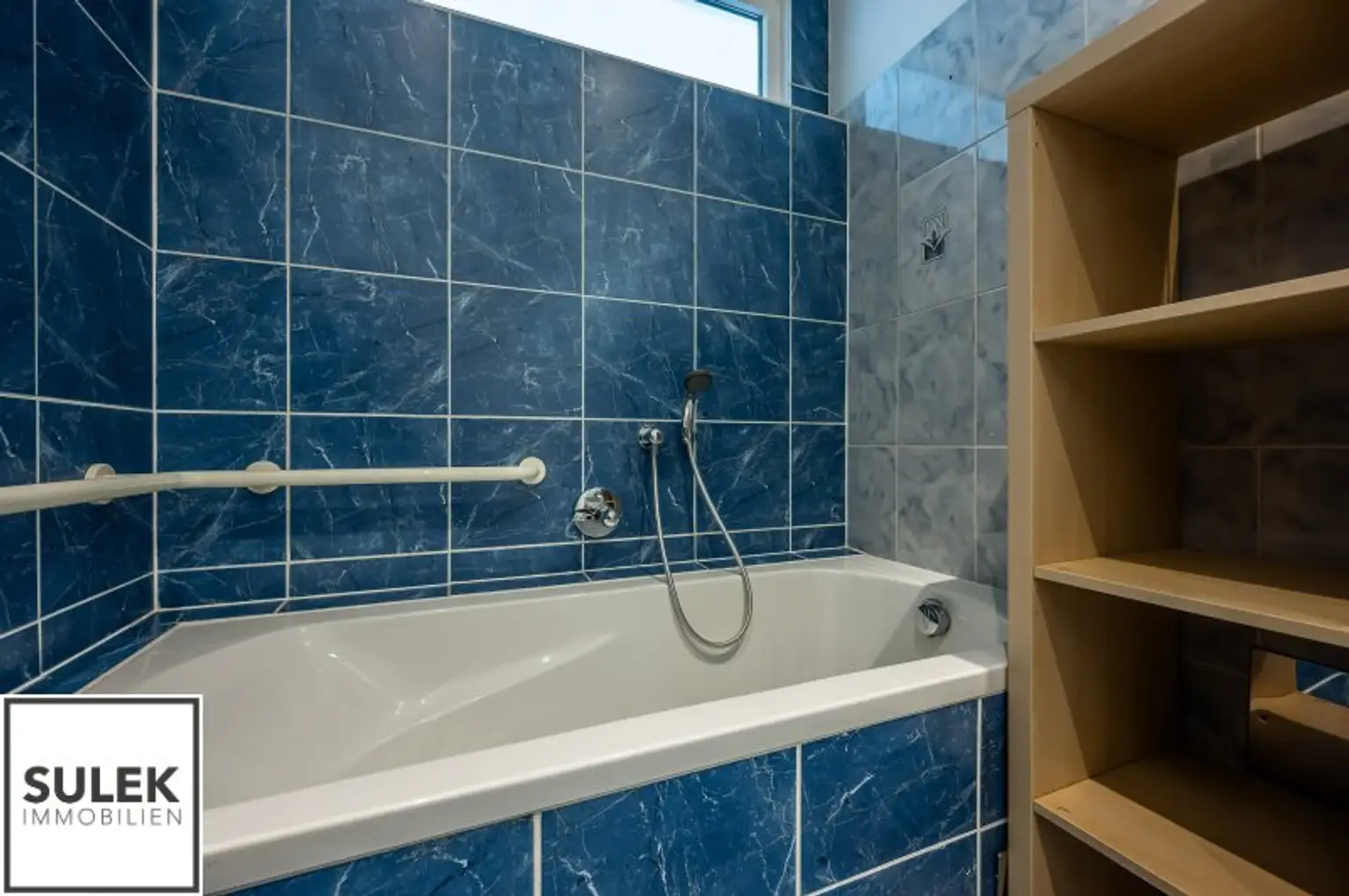 Ab sofort beziehbar: teilmöblierte Altbau-Erdgeschosswohnung nahe U3 Johnstraße