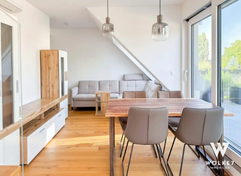 Elegante 3-Zimmer-Dachgeschoss-Maisonette mit Terrasse und Tiefgaragenplatz