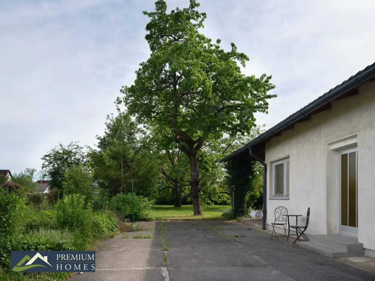 NEUNKIRCHEN - Ferienhaus mit großem Garten - Terrassenplatz