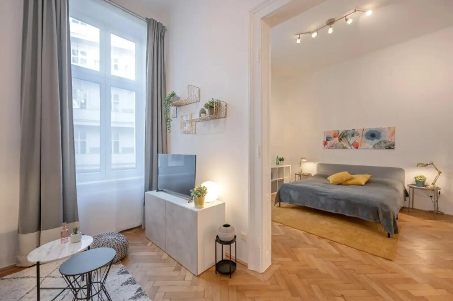 Altbau-Cityapartment komplett hofseitig & ruhig – sofort bezugsfertig | 3 Zimmer