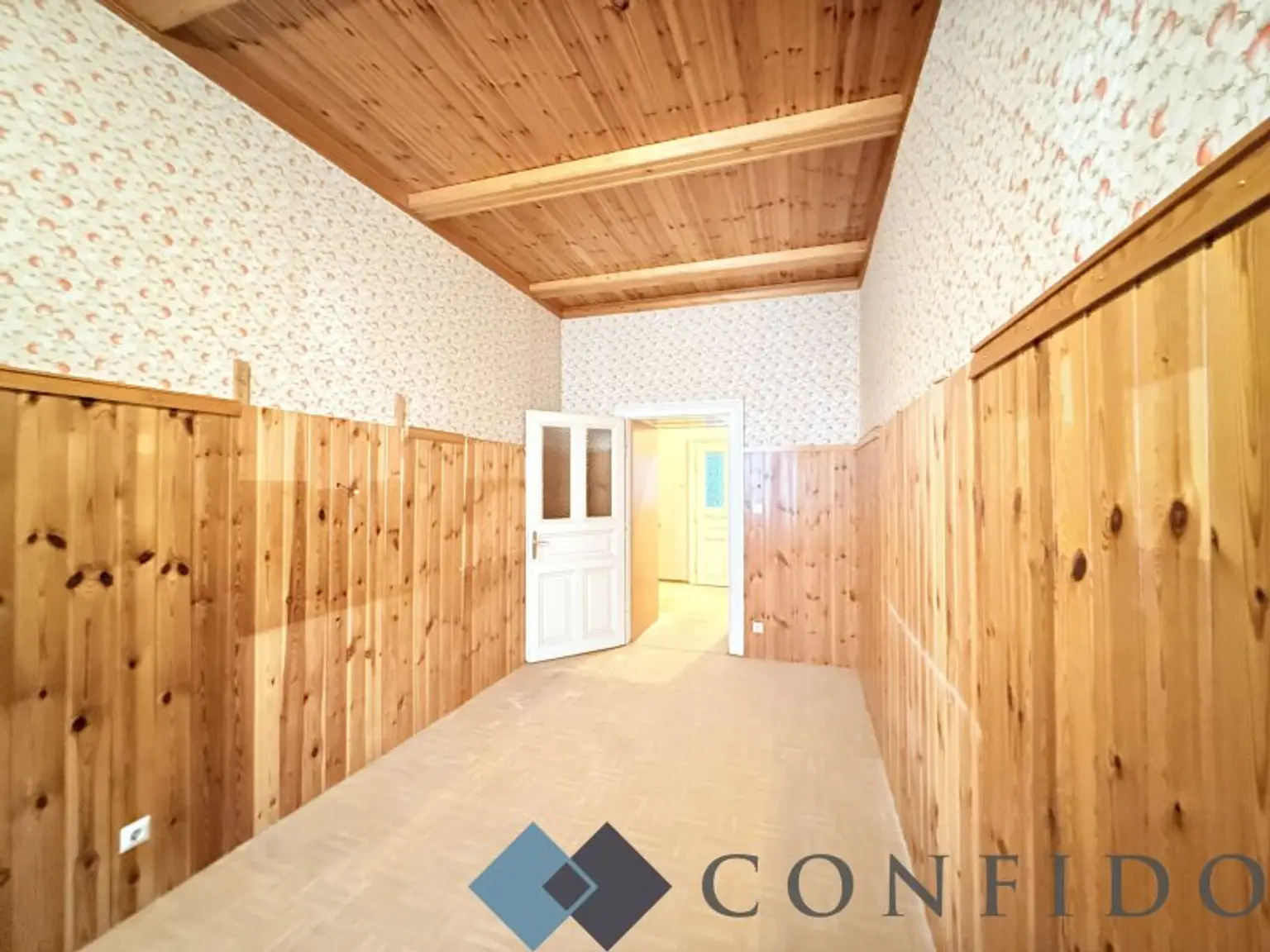 Sanierungsbedürftige 3 Zimmer Altbauwohnung mit Potenzial in der Clusiusgasse!