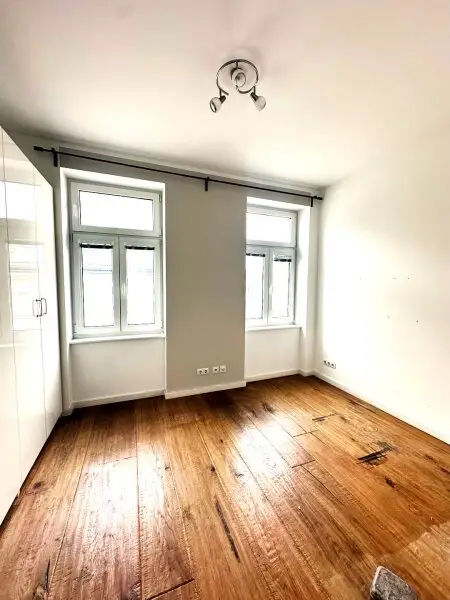 Ein Zuhause für Ästheten und Liebhaber stilvoller Altbaukultur mit knapp 94m² | 8m² Balkon - 1160 Wien