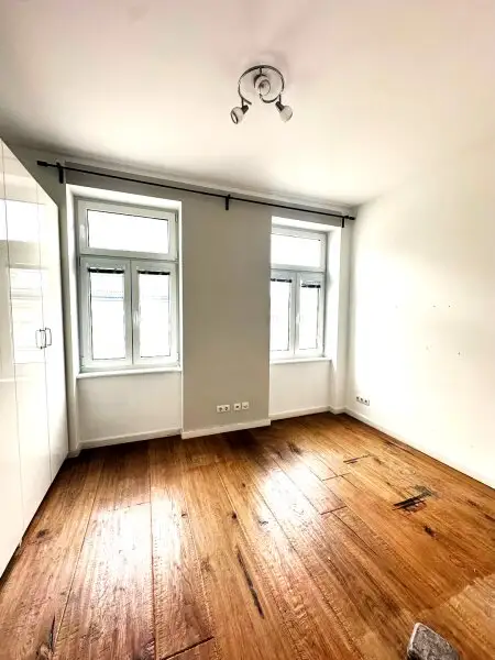 Ein Zuhause für Ästheten und Liebhaber stilvoller Altbaukultur mit knapp 94m² | 8m² Balkon - 1160 Wien