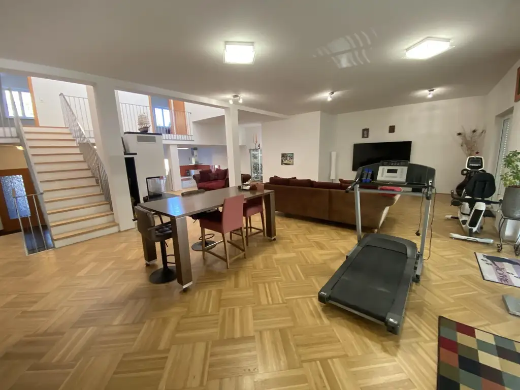 "Energieeffiziente Villa in schöner Lage"