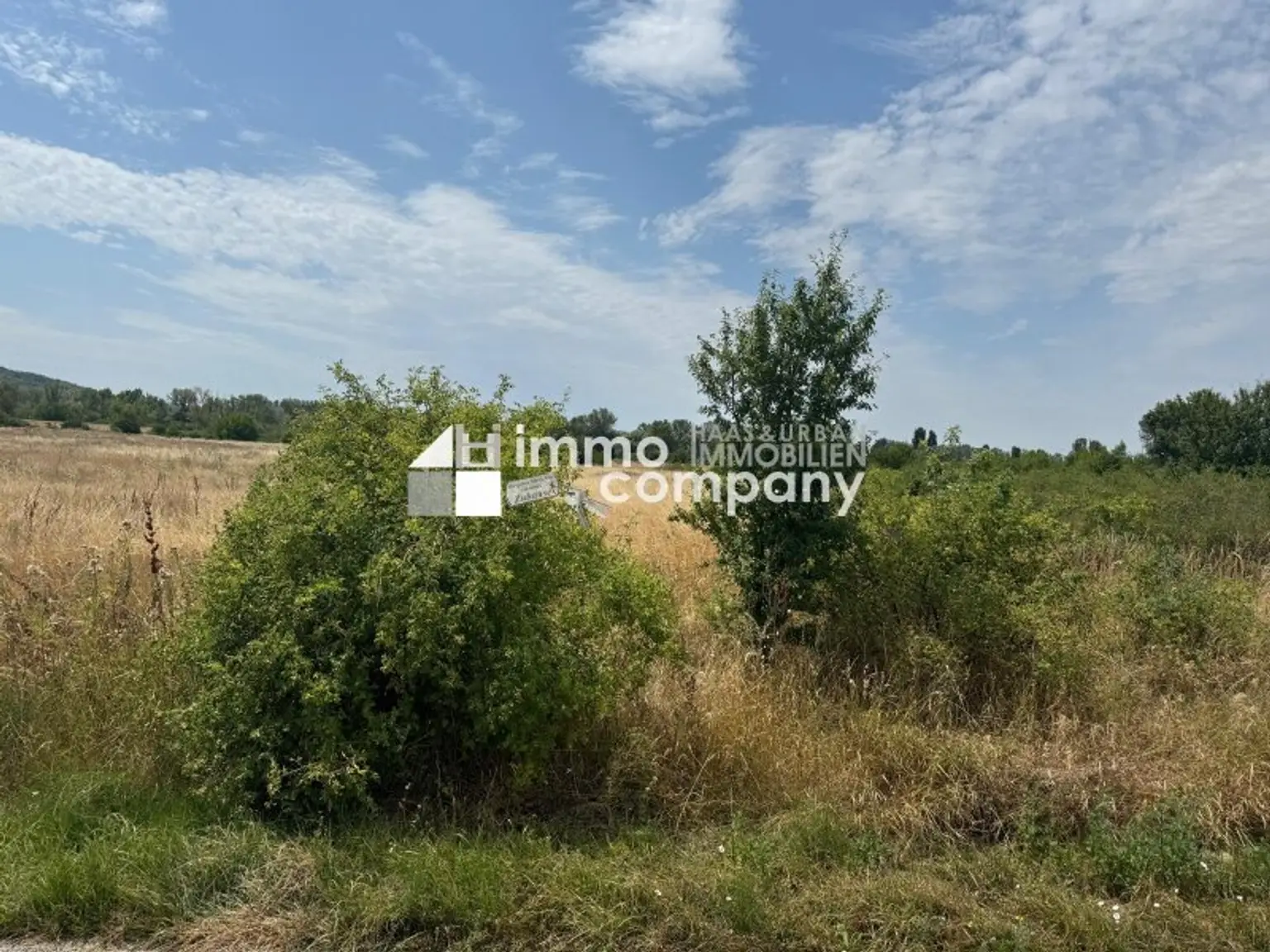 Großzügiger Betriebsbaugrund in Hlohovec/Slowakei: 31.000 m² für Gewerbe.