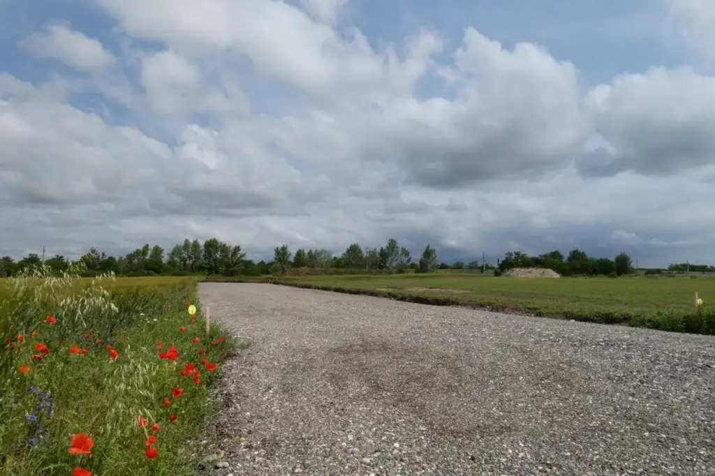 NEUER GEWERBEPARK GEEIGNET FÜR KLEIN- UND MITTELBETRIEBE