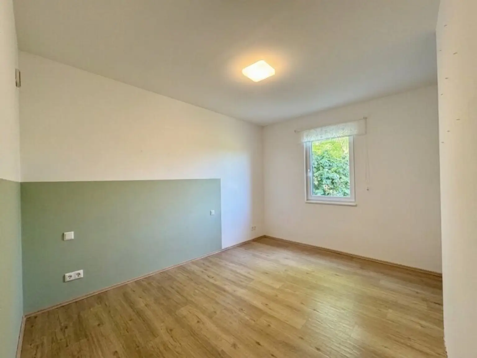 Büro/Homeoffice im EG