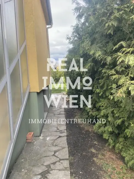 Sehr schönes Einfamilienhaus mit großen Garten im 23. Bezirk!!! 360° - 3D Besichtigung!!!