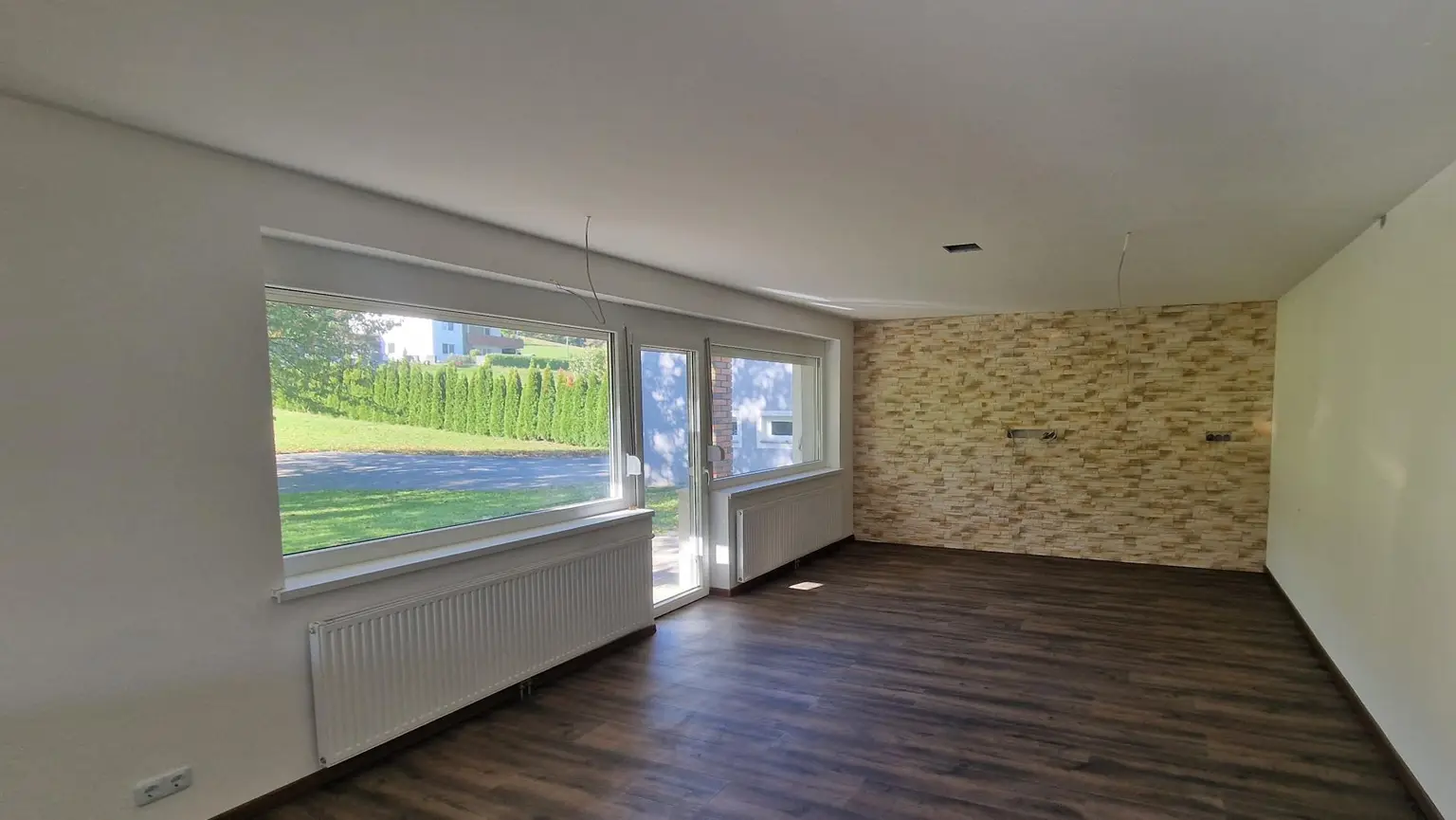 Großes Haus mit 2 Wohneinheiten und schönem Garten in ruhiger Lage in Neuhaus