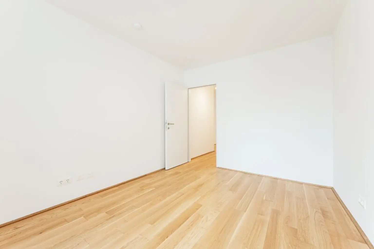 Erstbezug ab Dezember! 2-Zimmer-Loggiawohnung inkl. Stellplatz und Garten zu vermieten!