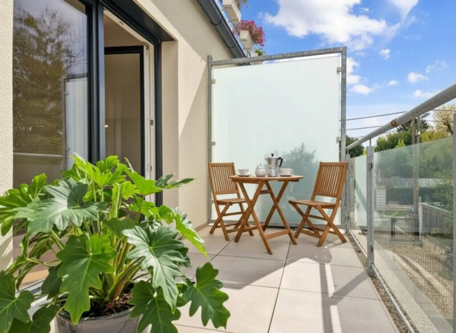 Westlich ausgerichteter Balkon