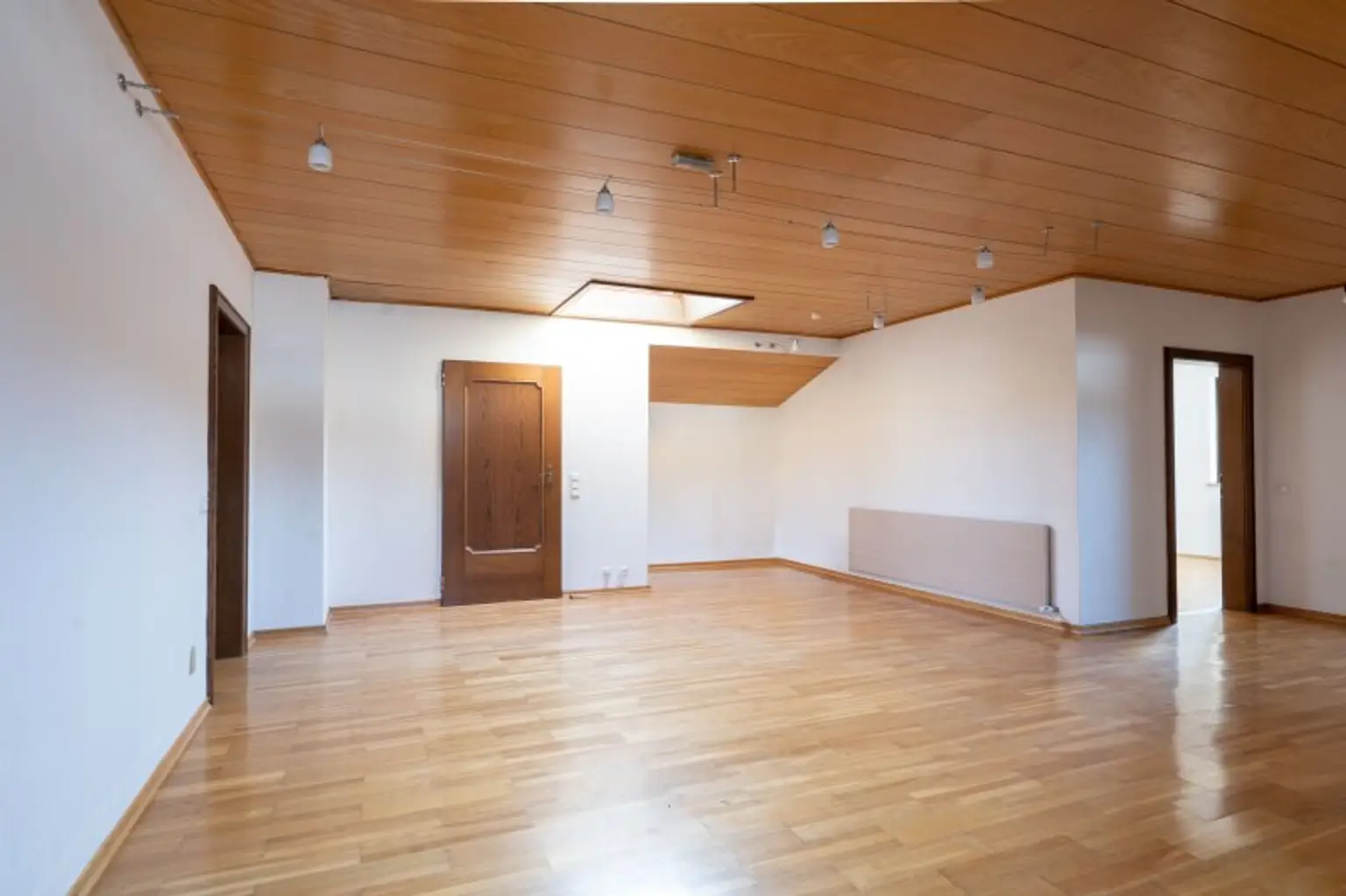 Toplage von Leonding: 7-Zimmer-Einfamilienhaus mit Pool & traumhaftem Ausblick zu kaufen