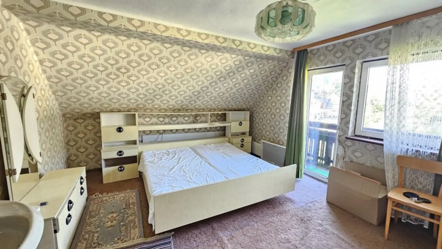 Mehrfamilienhaus mit schönem Grundstück. Zu Fuß zur Therme und zum Skilift - Bad Kleinkirchheim.