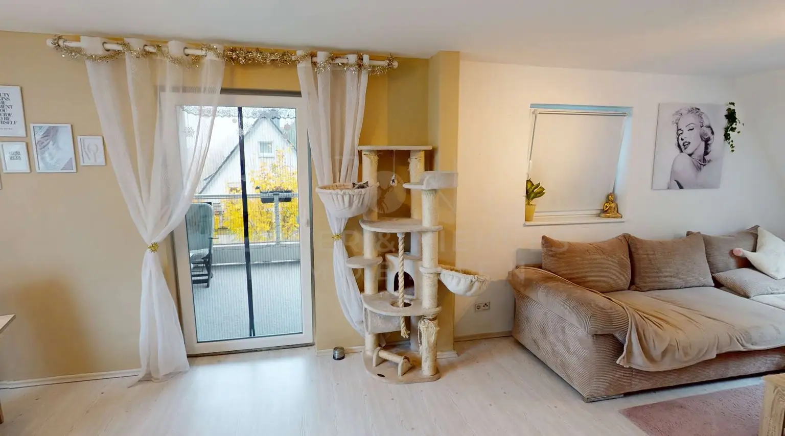Zugang zum Balkon OG