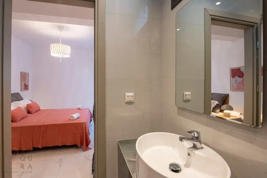 Exklusive Neubau-Maisonette in Polihrono – Drei Etagen moderner Luxus am Meer