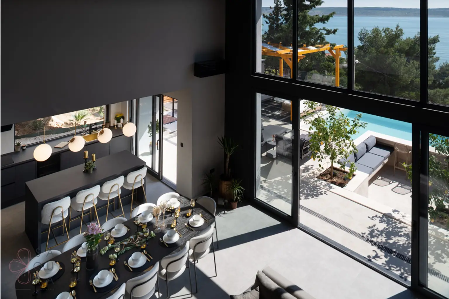 Exklusivität direkt am Meer – Moderne Luxusvilla bei Zadar mit 6 Suiten & Investmentpotenzial
