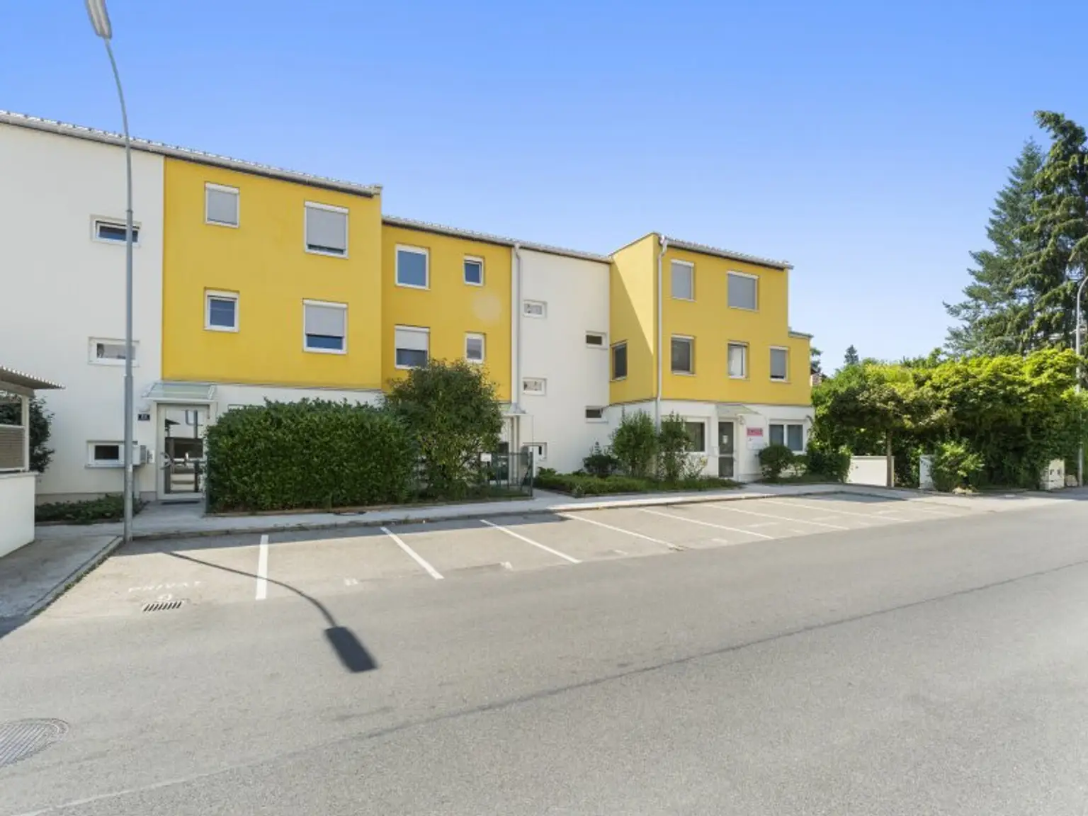 Traumhafte und junge 4 Zimmer 110m² Terrassenwohnung plus 2 Tiefgaragenplätze - Stadtwohnung - Hans-Sachs-Straße