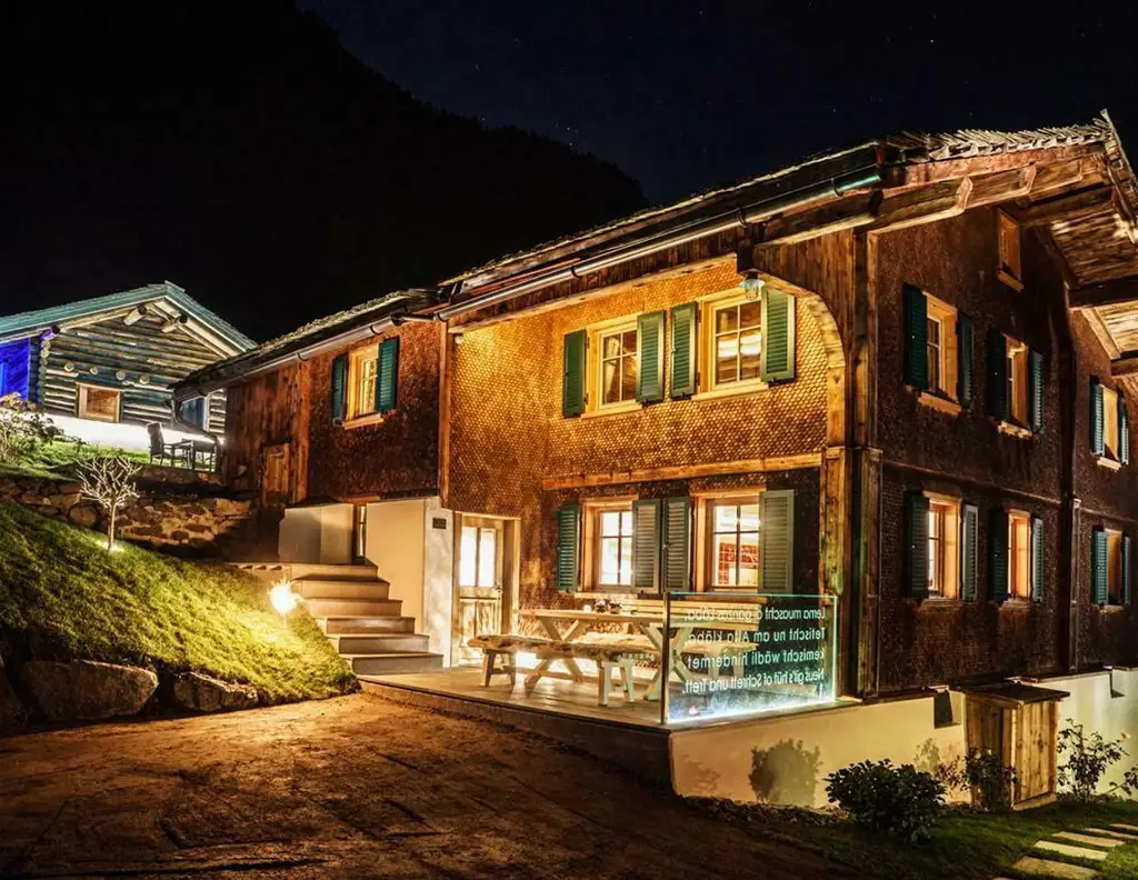 Montafon - Luxuschalet umgeben von einer traumhaften Bergkulisse | Montafon - luxury chalet surrounded by a dreamlike mountain scenery