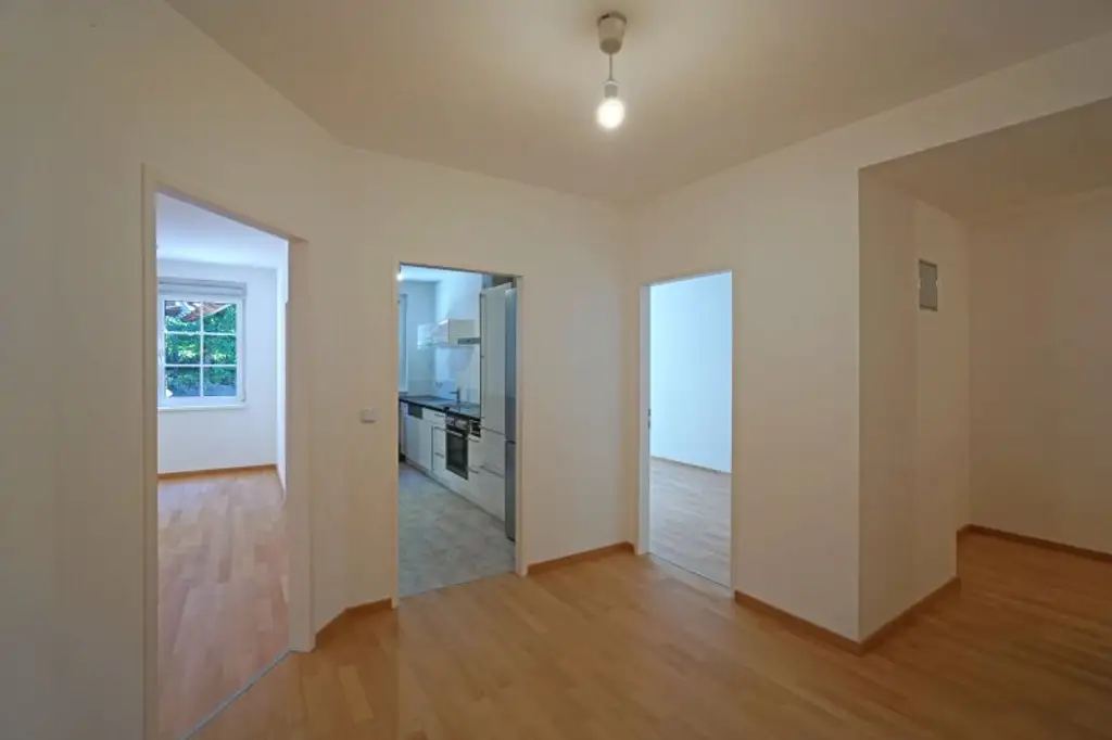 Barrierefreie 4-Zimmer-Gartenwohnung Nähe Auhofcenter und S-Bahn