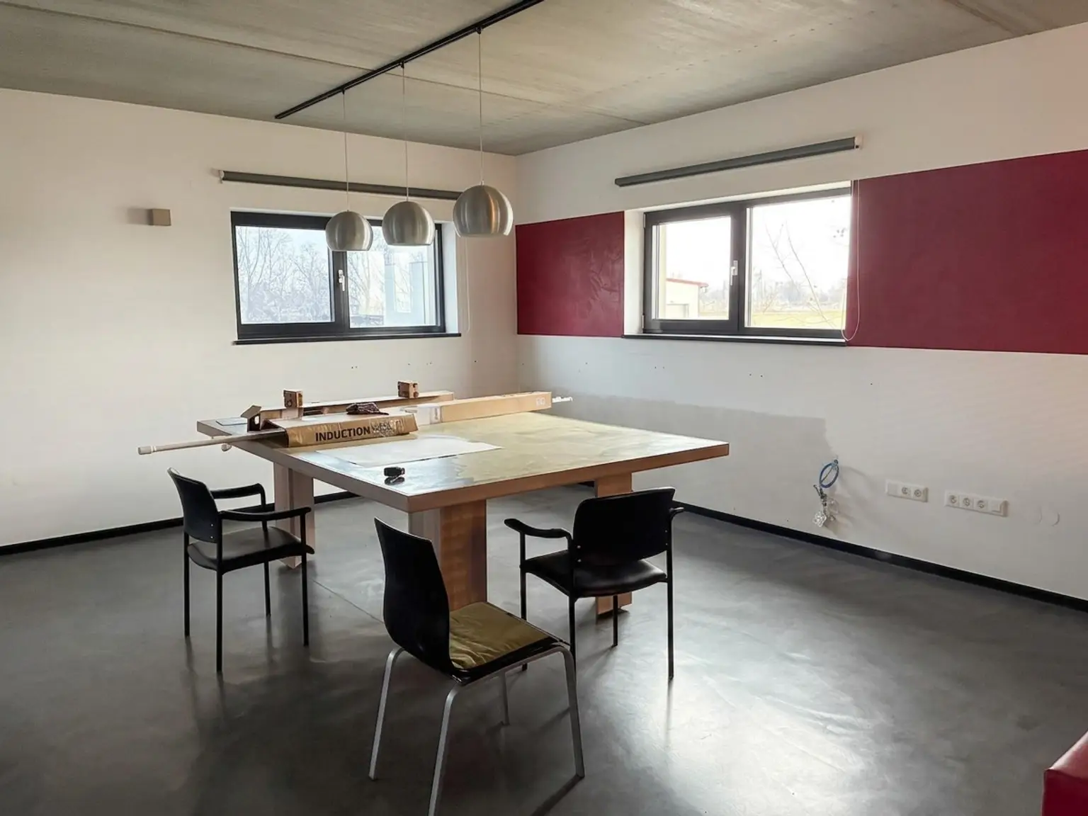 Besprechungsraum 1.Etage(Helligkeit KI bearbeitet)