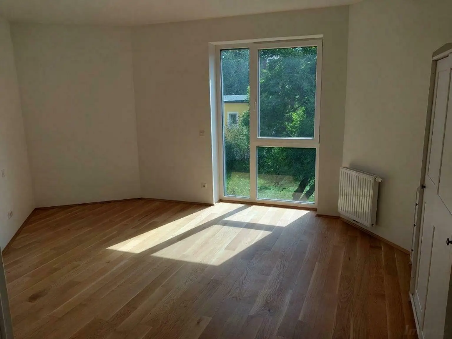 großzügige 5-Zimmer-Neubauwohnung mit zwei kleinen Terrassen und Tiefgarage im Villenvierteln zwischen UNI und LKH - Nähe Hilmteich
