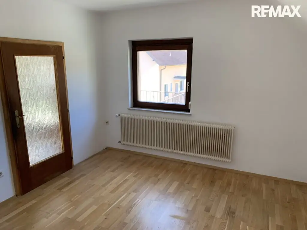 Charmantes Einfamilienhaus in Gloggnitz – Ihr neues Zuhause mit Garten und Garage!