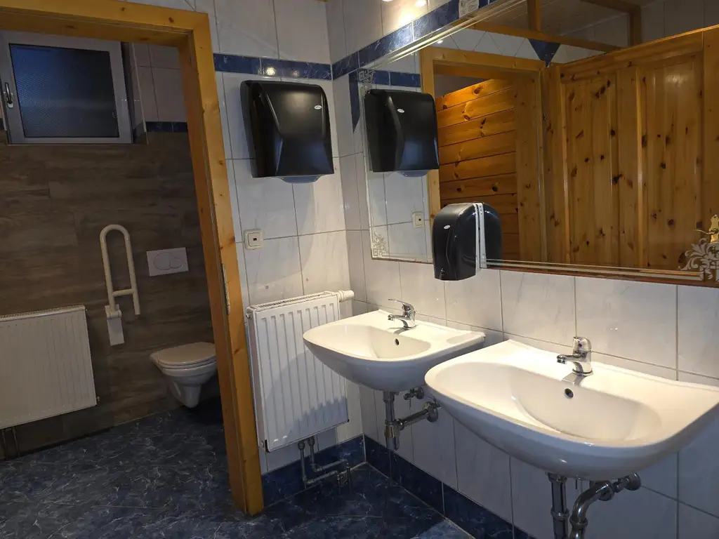 Großes Haus für Visionäre in Aussichtslage (Buschenschank, Weingärten)