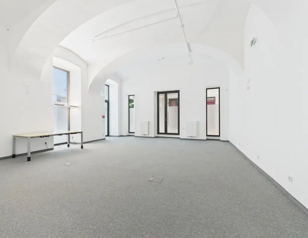 Geschäfts-/Galerie- Bürofläche mit ca. 74 m² in Toplage der Linzer Innenstadt
