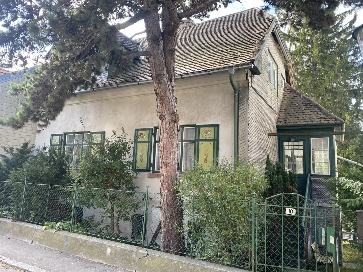 "Baugrund mit Sommerhaus in bester Lage"
