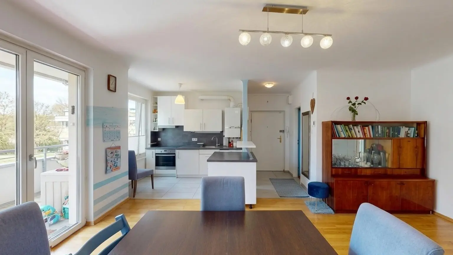 Helle Familienwohnung mit 2 Loggien und Gemeinschaftsgarten
