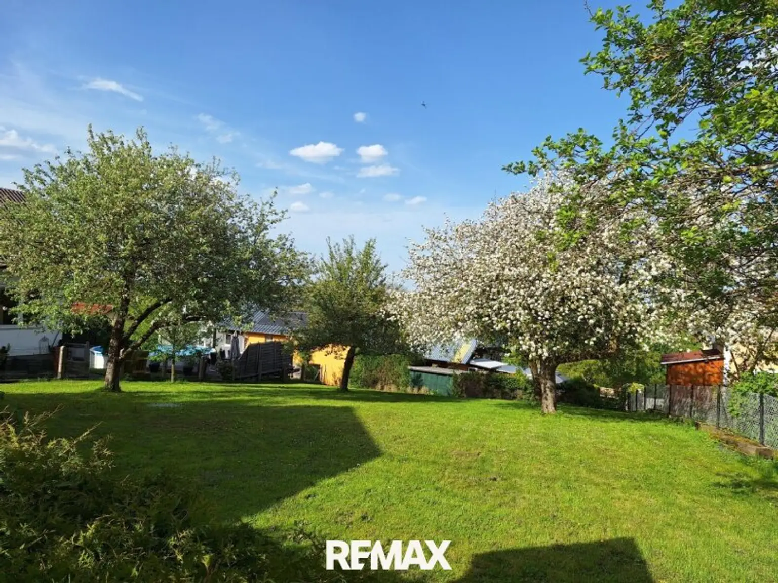 Grund mit altem Baumbestand