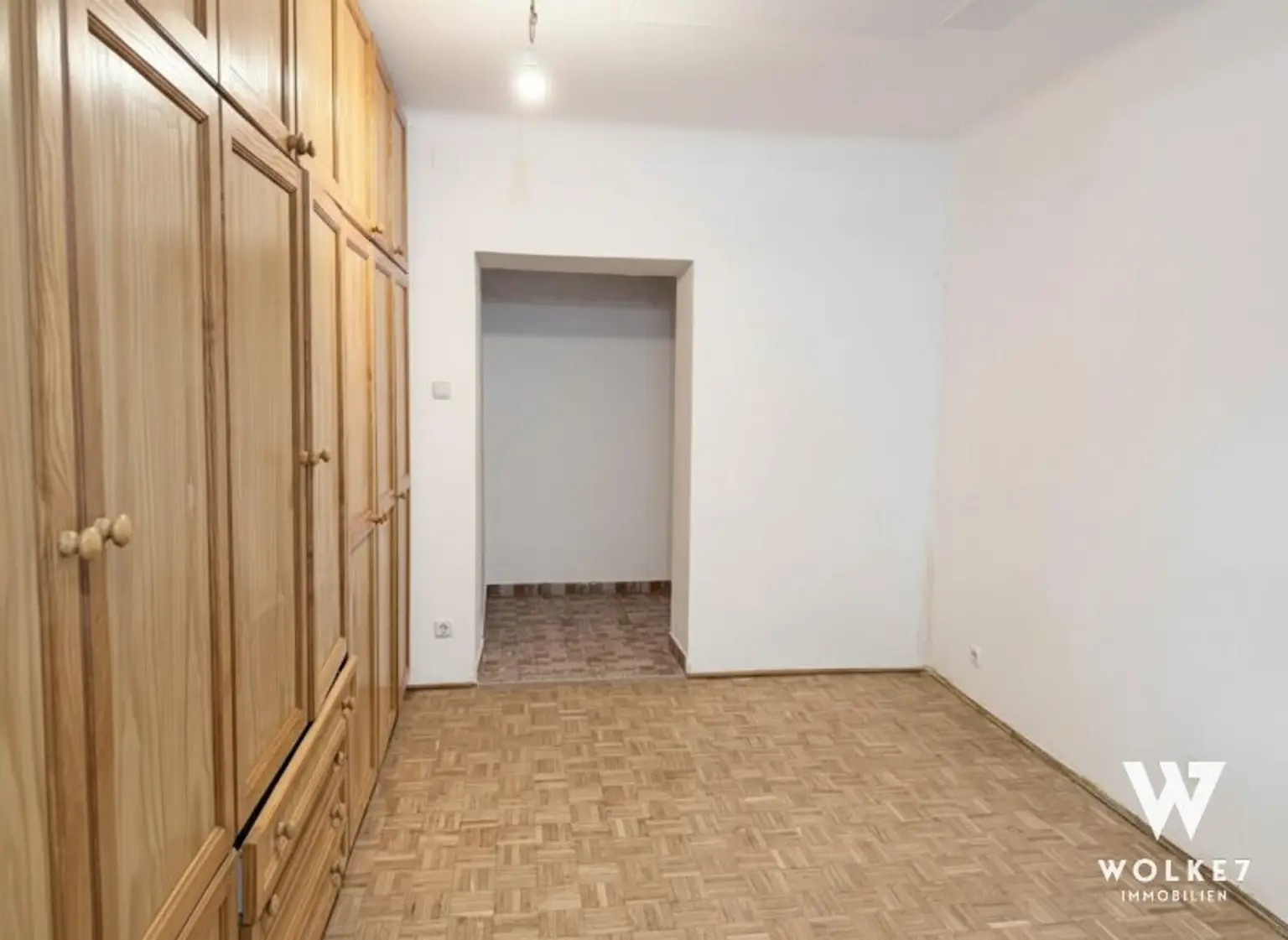 Großzügige 4,5-Zimmerwohnung mit separater Küche und Balkon in den Innenhof! | Beste Lage in 1140 Wien