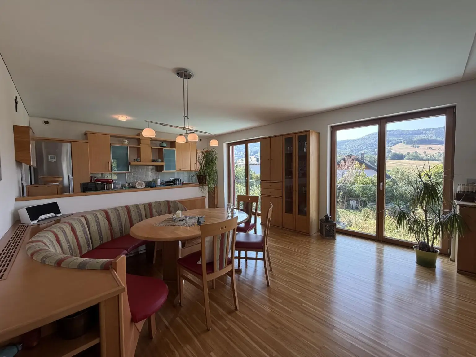 Wohn- Essküche mit Ausblick OG