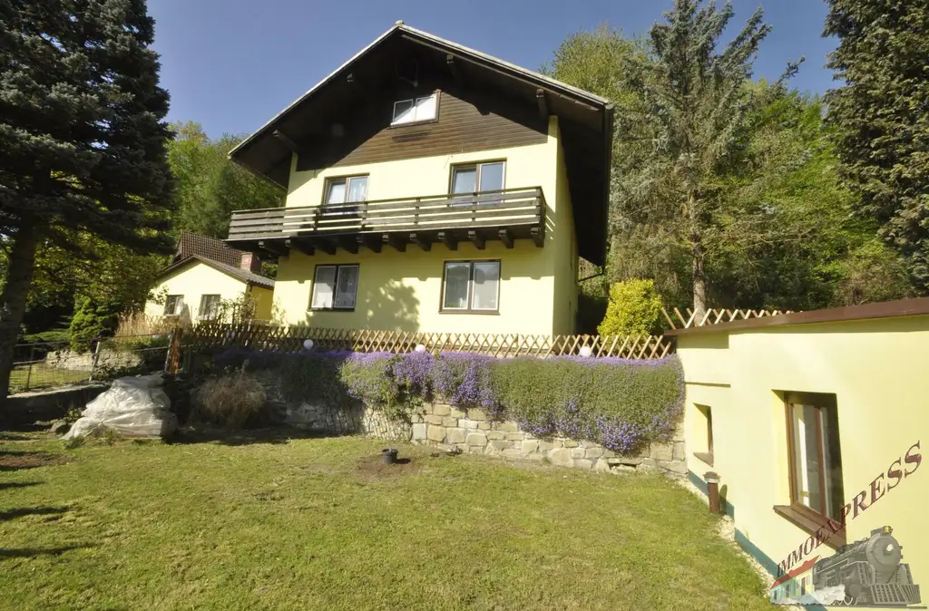 2-Parteien-Haus mit 2 Wohnungen zu je 112 qm und 67 qm in Rotheau