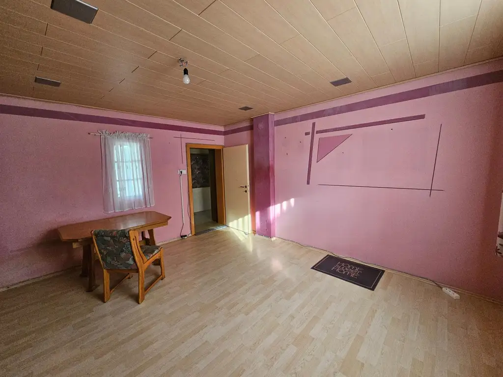 Gepflegtes Haus mit Stadel und Nebenräumen