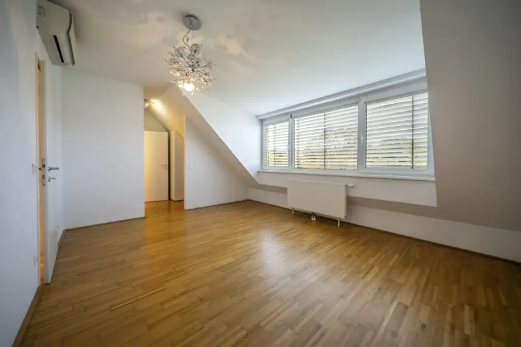 SAARPARK - AUSBLICK** Dachgeschosswohnung mit Innenhofterrasse **