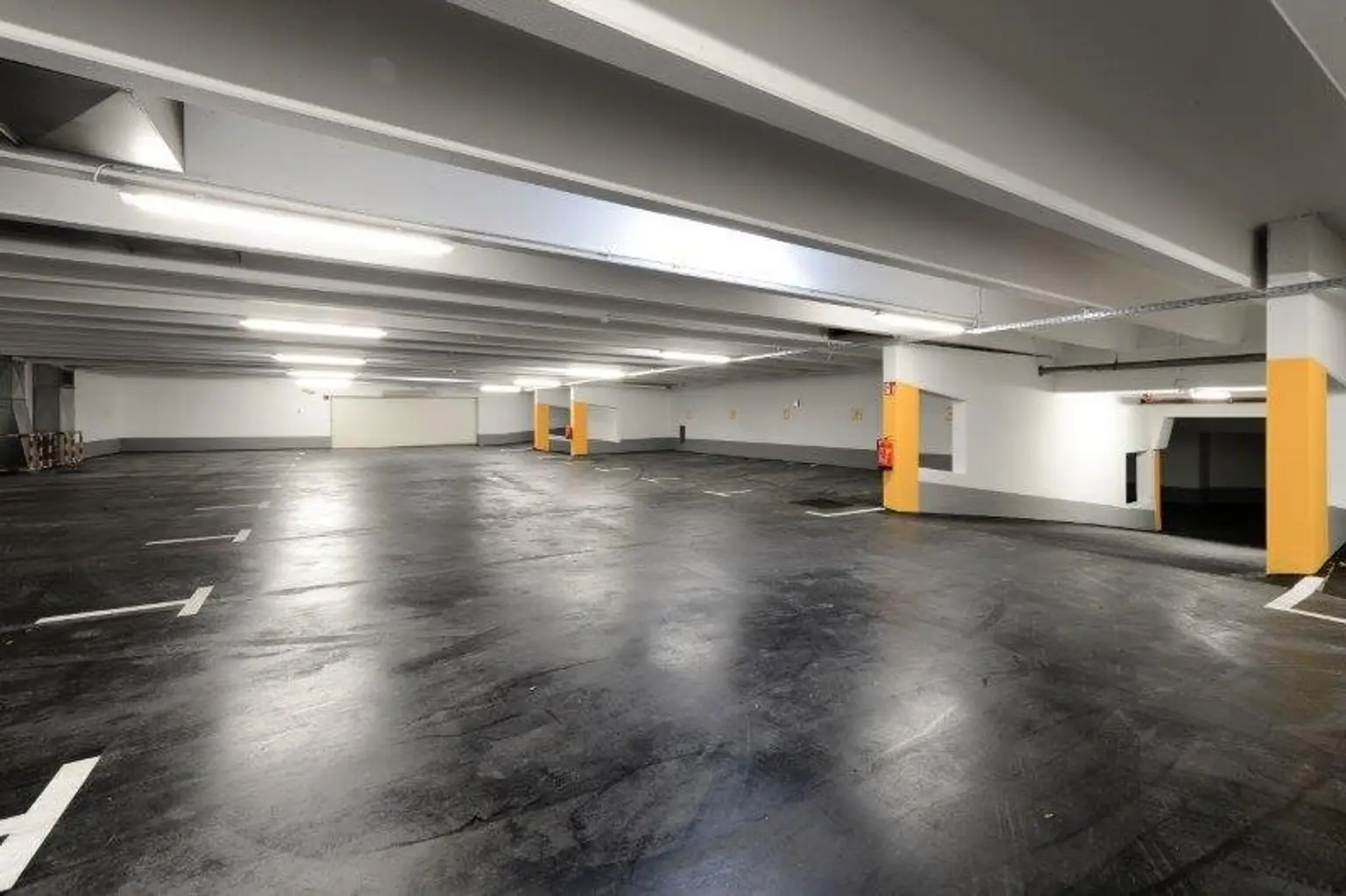 Neuwertige 2-Zimmer-Wohnung beim Westbahnhof - Balkon, Garage, U-Bahn
