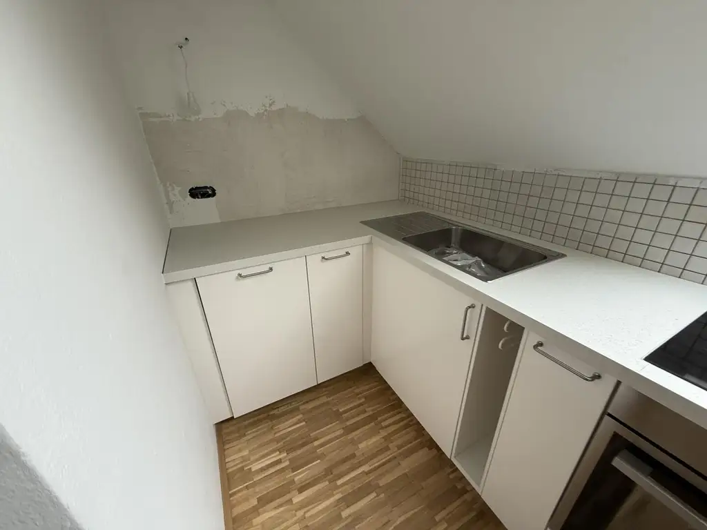 Deutschfeistritz, tolle 2-Zimmer-DG-Wohnung in ruhiger zentraler Lage zu beziehen