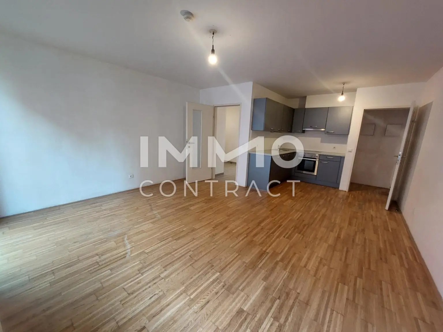 NUR SCHRIFTLICHE ANFRAGEN BITTE. 2-Zimmer-Wohnung mit Balkon in der Wielandgasse